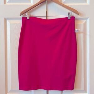 FUCHSIA PENCIL SKIRT WITH BACK ZIPPER SIZE LARGE NWT